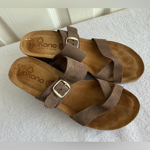Elegant Brown Suede Wedge Sandals - Picture 6 of 14
